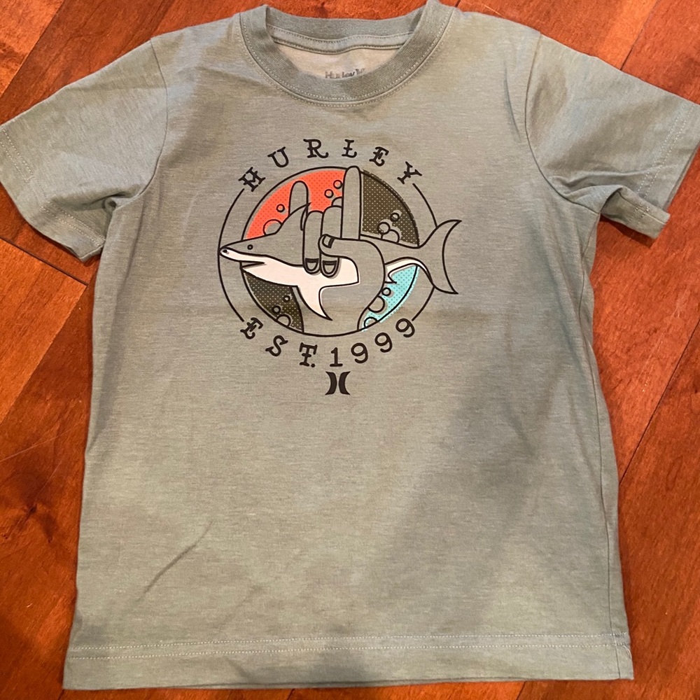 Hurley t-shirt